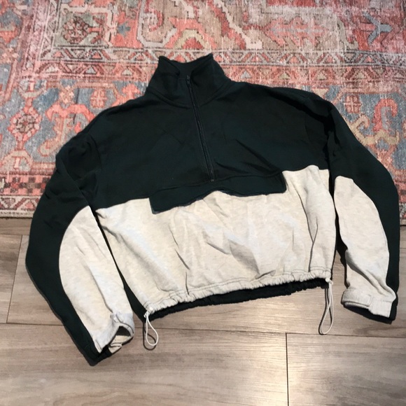 Womens Garage Cropped Sweatshirt - Picture 1 of 8